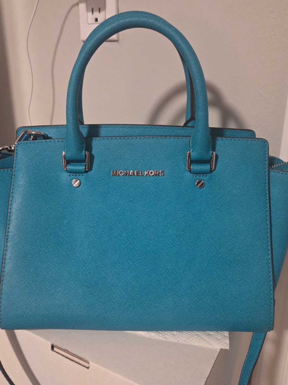 Michael Kors MK pocket book